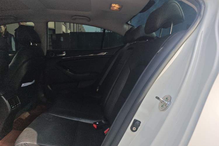 Used Kia Cadenza 2013 2.4L Elite Model China IV Standard
