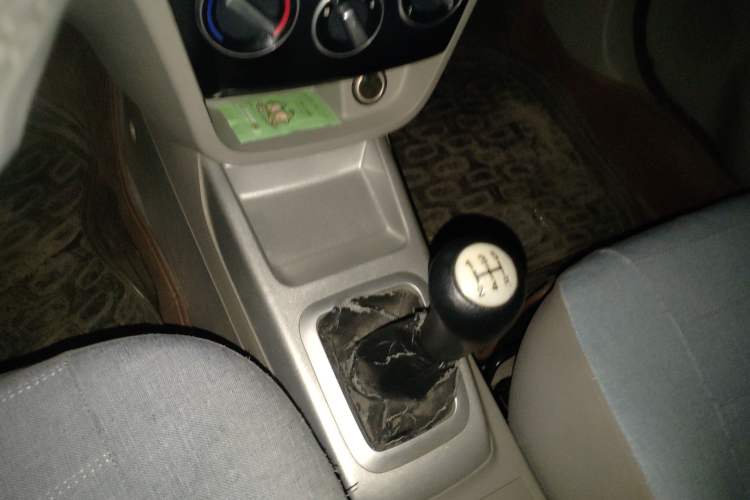 Used CHANGAN Alsvin V3 2015 1.4L Manual Warm-Hearted Model China V Standard
