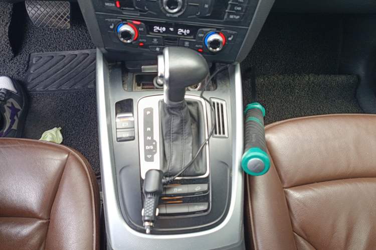 Used Audi Q5 2015 40 TFSI Technology Edition Gear Lever