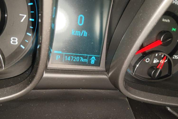 Used Chevrolet Malibu 2012 2.4L Automatic Luxury Edition Odometer Close Up