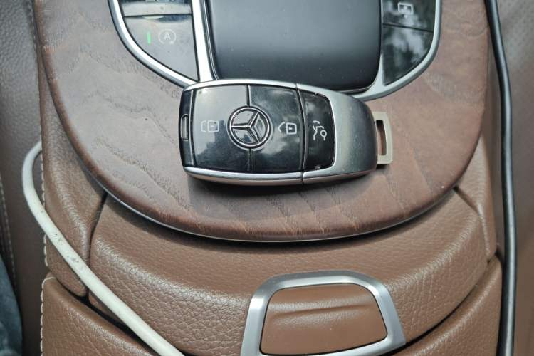 Used Mercedes-Benz E-Class 2019 Restyled E 300 L Luxury Edition Vehicle Key