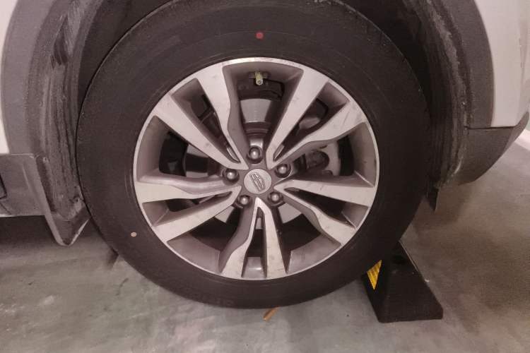 Used Geely Auto Emgrand X7 Sport 2016 1.8TD Automatic ZhiZun Version
