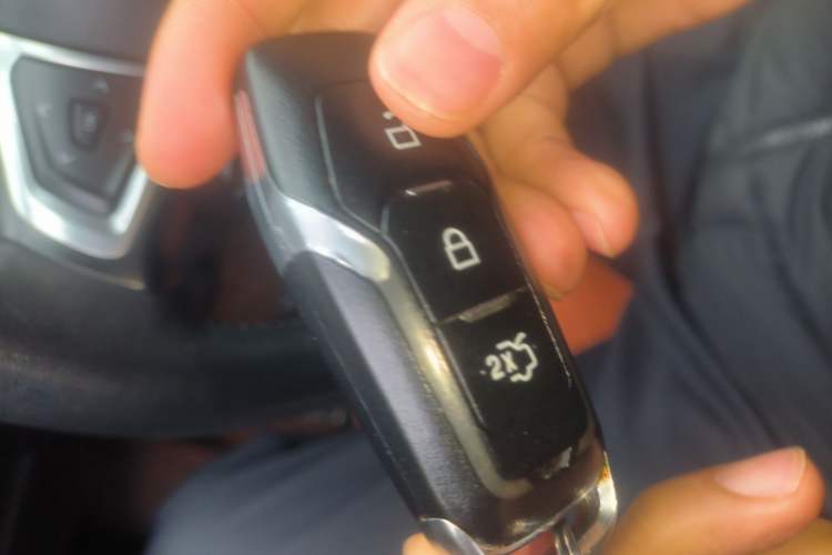 Used Ford Edge 2016 EcoBoost 245 Four-Wheel Drive Titanium Edition 7-Seater
