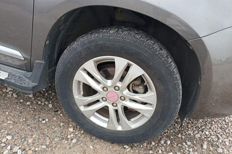 Used Haval H6 2013 Upgraded Model 1.5T Manual Two-Wheel Drive Elite Version Right Front Wheel Hub