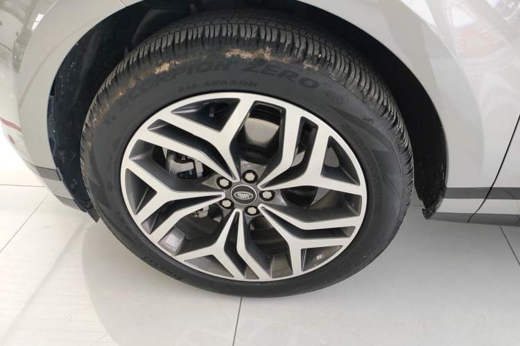 Used Land Rover Range Evoque 2023 Aurora L 249 PS Luxury Edition
