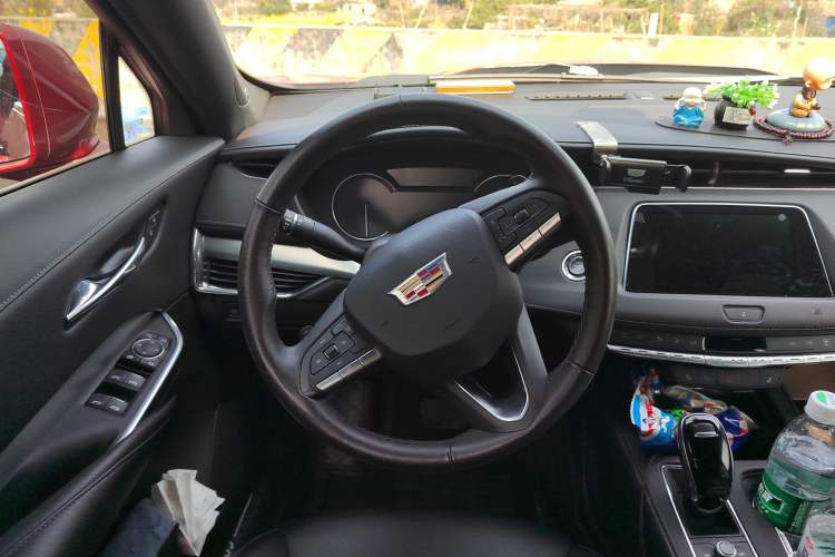 Used Cadillac XT4 2021 28T Two-Wheel Drive Leading Version
