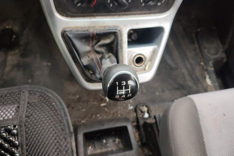 Used CHANGAN KAICHENG Ruixing M90 2018 2.0L Value-Added Flat-Top Liftback 6-Seater 4G94S Gear Lever