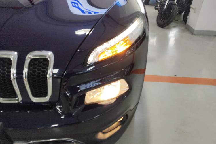 Used Jeep Cherokee 2017 2.0L Superior Edition