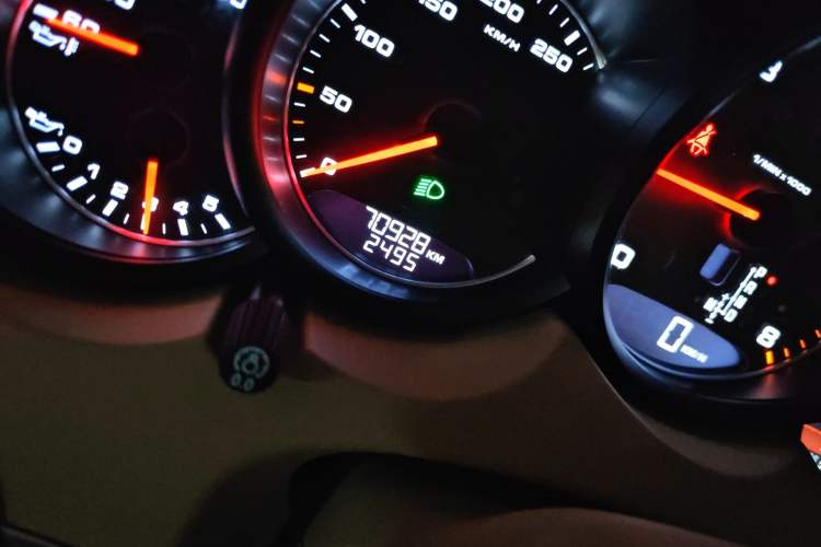 Used Porsche Cayenne 2011 Cayenne S 4.8L Odometer Close Up