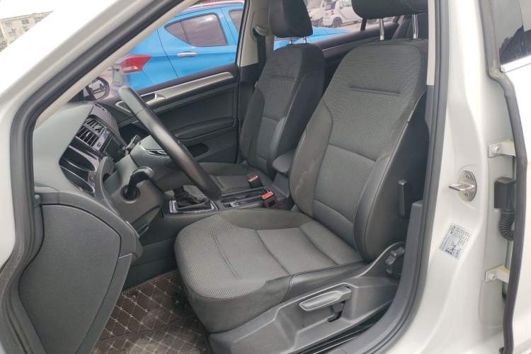 Used Volkswagen Golf 2015 1.4TSI Automatic Comfort Model
