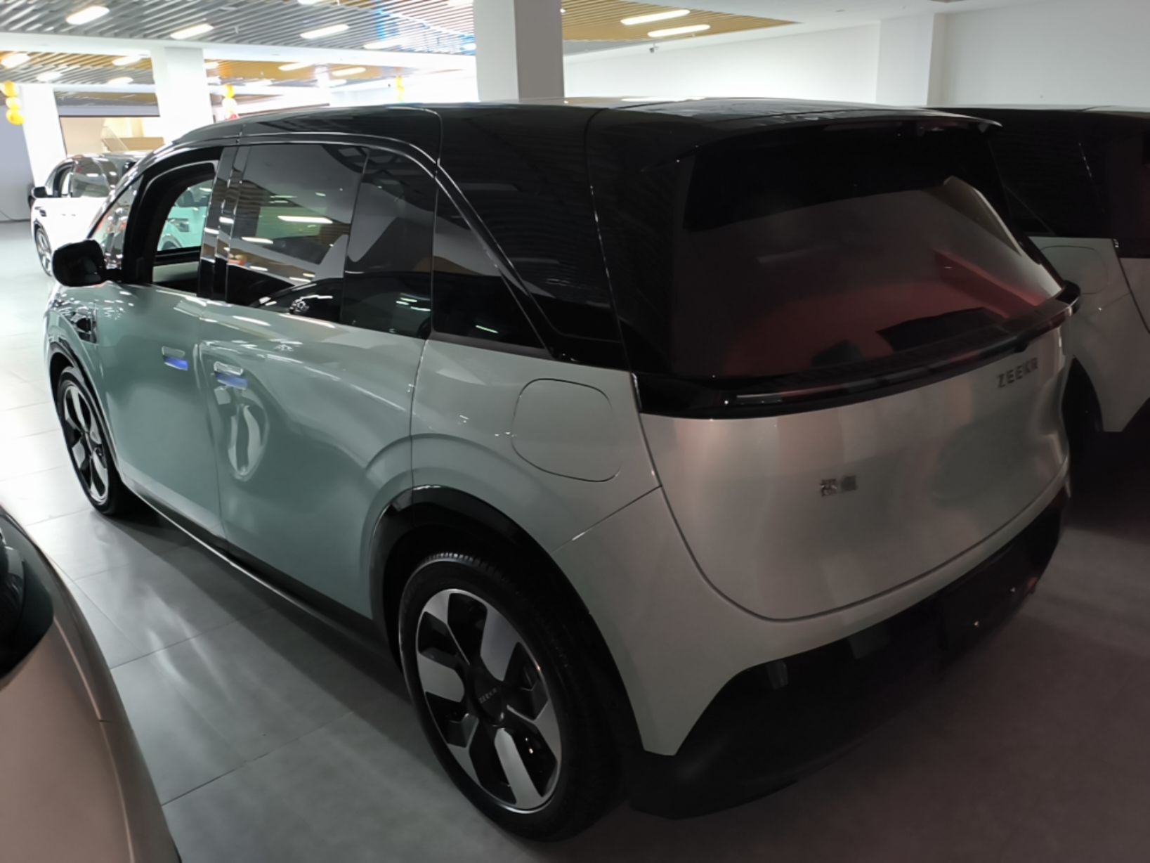 Zeekr MIX 2025 Intelligent Driving Version — снимка 13