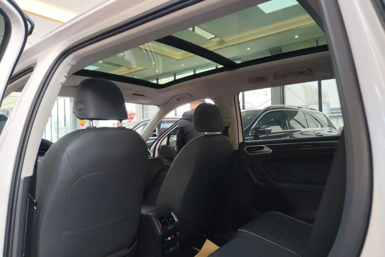 Used Volkswagen Tiguan L 2022 330TSI Automatic Two-Wheel Drive Smart Edition