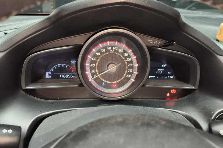 Used Mazda 3 Axela 2014 Sedan 1.5L Manual Comfort Model