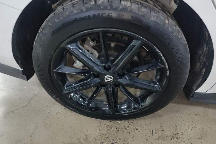 Used Changan UNI-V 2024 1.5T High-Energy Version
