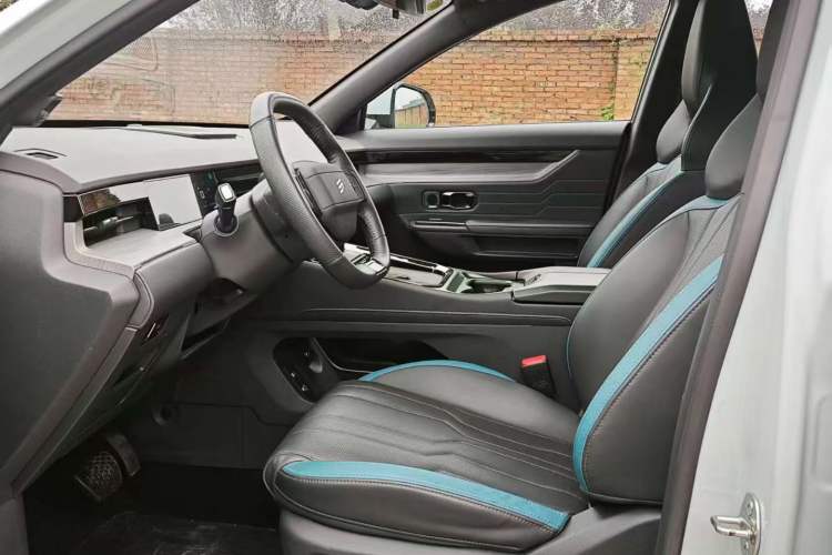 Used JETOUR Shanhai L6 2024 1.5TD DHT ULTRA
