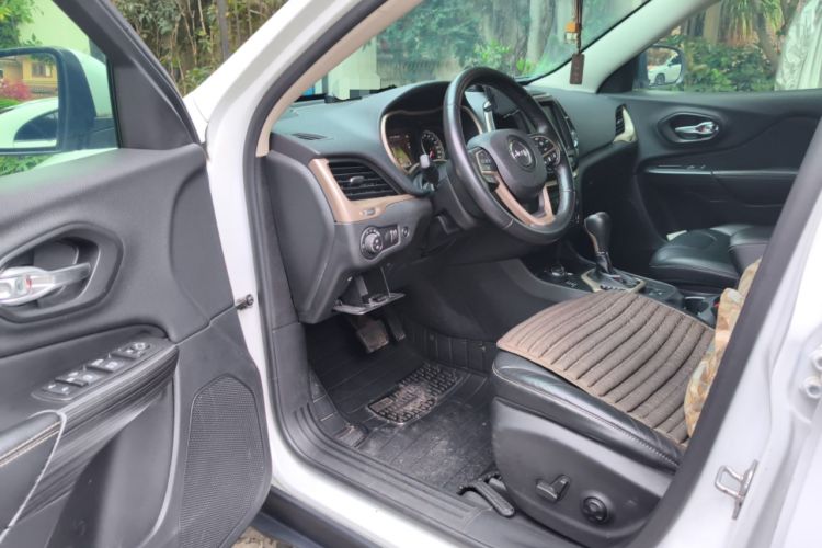 Used Jeep Cherokee 2014 2.4L Luxury Edition