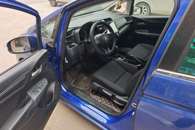 Used Honda Fit 2016 1.5L LXS CVT Comfort Sunroof Version Driver Seat