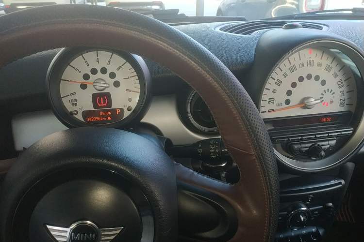 Used MINI MINI 2011 1.6L ONE
