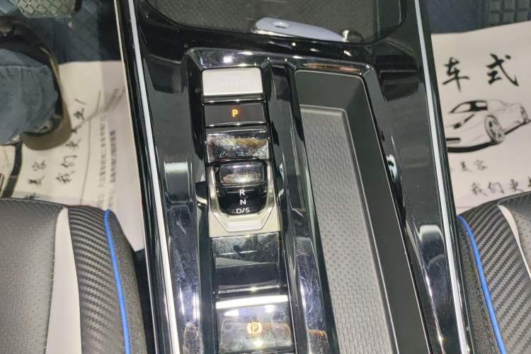 Used Volkswagen Lamando 2022 Lavida L 280TSI DSG Cool & Spicy Edition Gear Lever