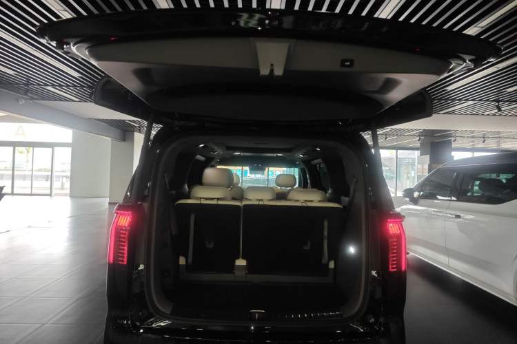 Used Zeekr 009 2024 7-Seater Walk-Through Version Four-Wheel Drive 108 kWh