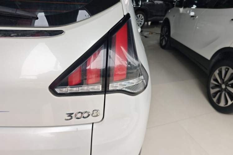 Used Peugeot 3008 2018 2.0L Automatic Classic Edition
