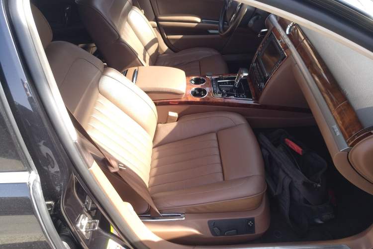 Used Volkswagen Phaeton 2014 3.0L Business Model