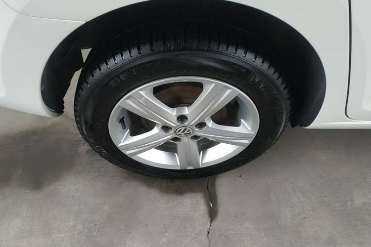 Used Volkswagen Santana 2015 Haval H6 1.6L Automatic Luxury Model Right Rear Wheel Hub