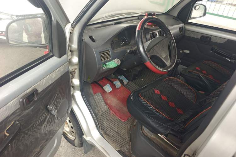 Used Wuling Rongguang 2011 1.2L Base Version
