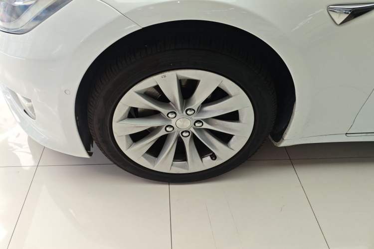 Used Tesla Model S 2019 Standard Range Version
