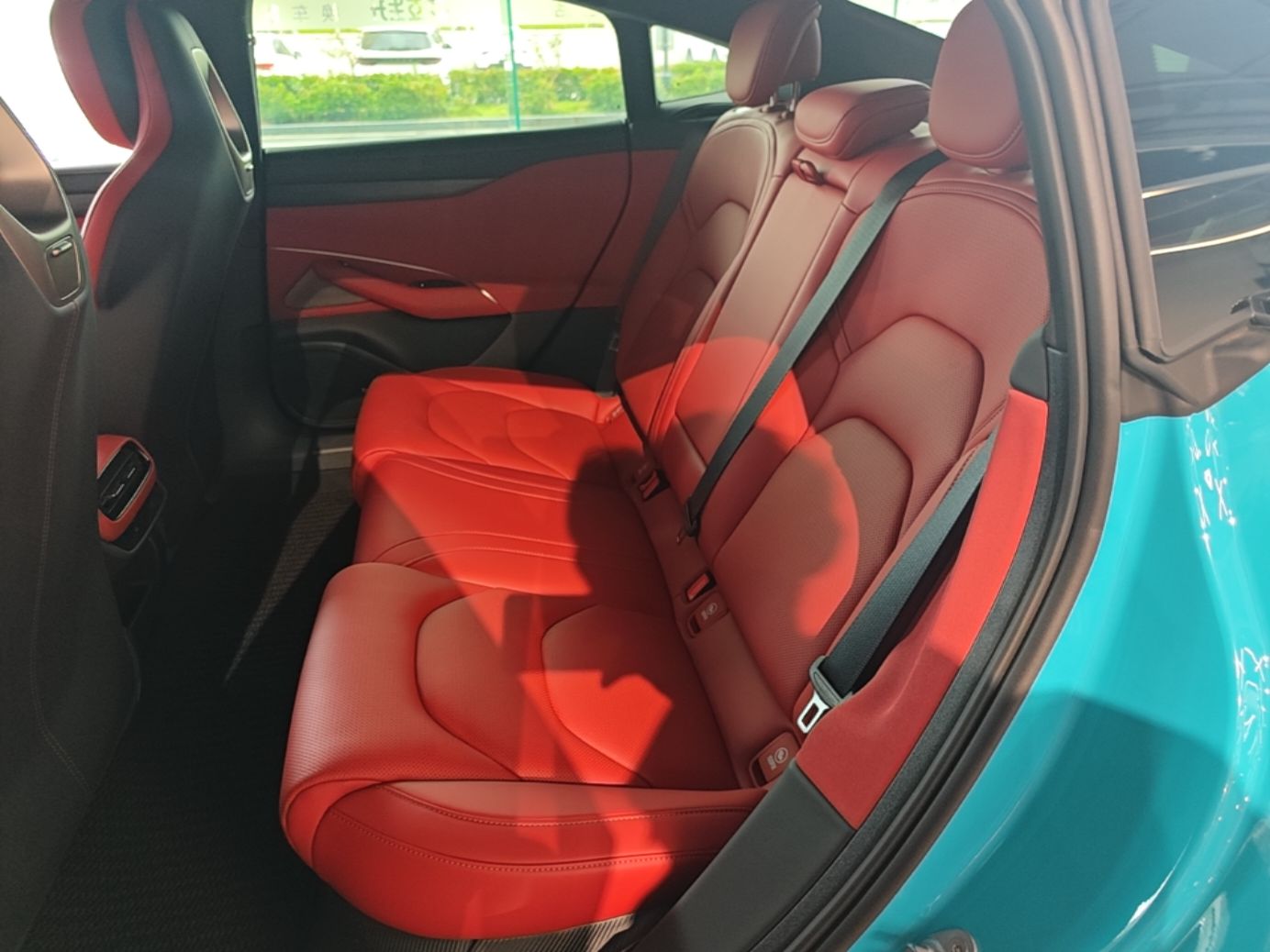 Xiaomi Auto SU7 2024 Four-Wheel Drive Ultra-Long Range Advanced Intelligent Driving Max Edition — снимка 20