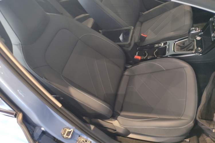 Used Volkswagen Tharu 2025 NewRui 300TSI Prestige Edition
