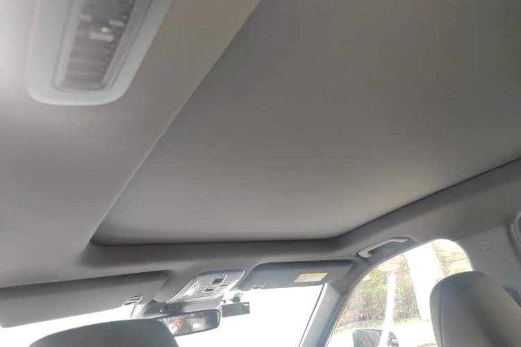 Used GAC Trumpchi GS8 2022 Dual-Engine Series 2.0TM Two-Wheel Drive Prestige Edition (7 Seats) Headliner