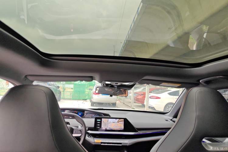 Used CHANGAN UNI-V 2024 1.5T High-Energy Version Headliner