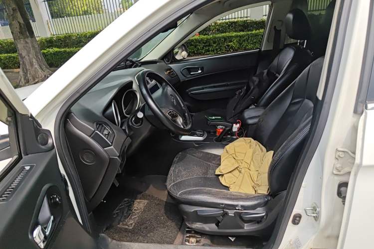 Used GAC Trumpchi GS5 2014 2.0L Automatic Two-Wheel Drive Deluxe Edition Left Front Seat