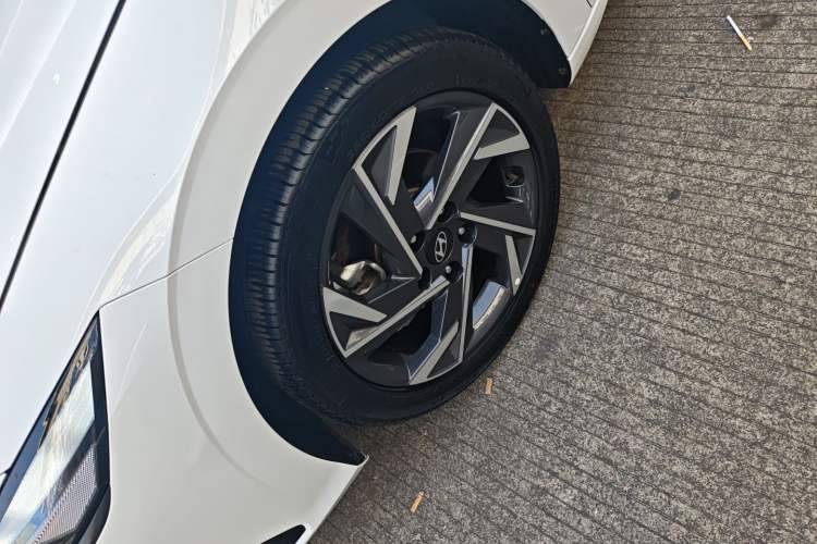 Used Hyundai Elantra 2023 1.5L CVT LUX Prestige Edition
