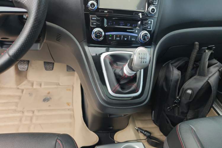 Used Haval H6 2016 Upgraded Model 1.5T Manual Two-Wheel Drive Elite Version