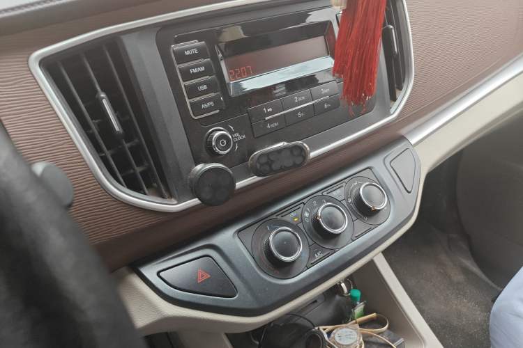 Used FORTHING Lingzhi 2019 Facelifted M5L 1.6L 7-Seater Base Model China VI Standard