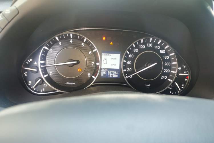 Used Nissan Patrol 2018 5.6L Standard Version Odometer Close Up
