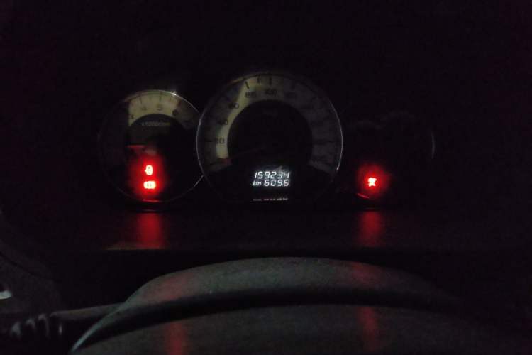 Used Wuling Hongguang 2013 1.5L S Comfort Model Odometer Close Up