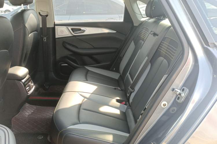 Used Roewe i6 MAX 2020 300TGI Automatic Cool & Stylish Skyroof Edition