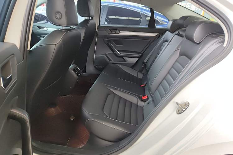 Used Volkswagen Lamando 2019 280TSI DSG Comfort Edition China VI standard Left Rear Seat