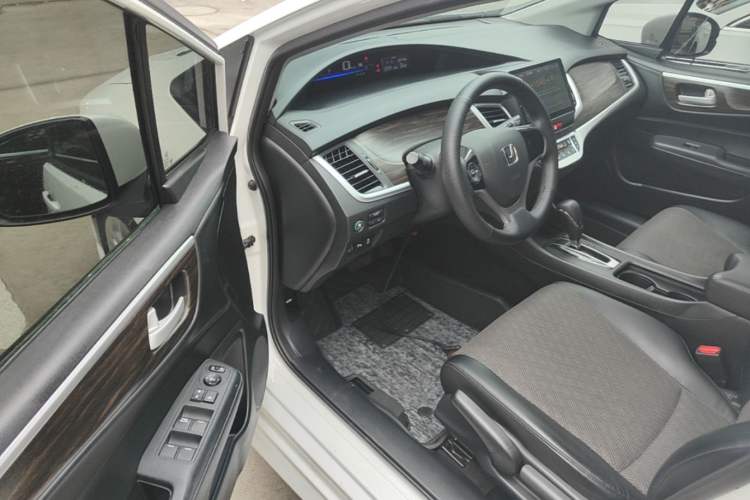 Used Honda Jade 2017 1.8L automatic Comfort version 5 seats
