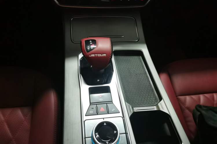 Used JETOUR X70 PLUS 2024 Champion Edition 1.5T DCT Champion MAX+ 7-Seater Gear Lever