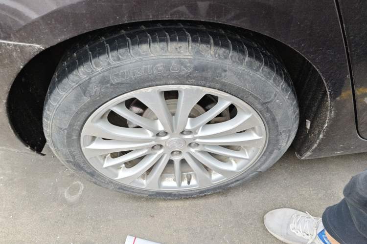 Used Buick LaCrosse 2018 28T Elite Edition Right Rear Wheel Hub