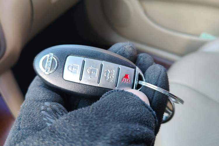 Used Nissan Sylphy 2009 1.6XL Automatic Luxury Sunroof Edition Vehicle Key