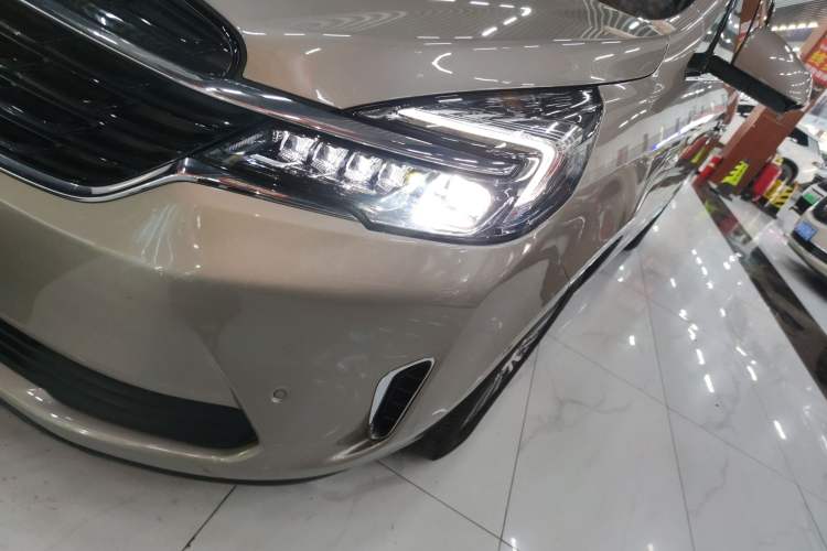 Used Buick GL8 2022 Land Business Class 652T Smart Deluxe Model Left Front Headlight