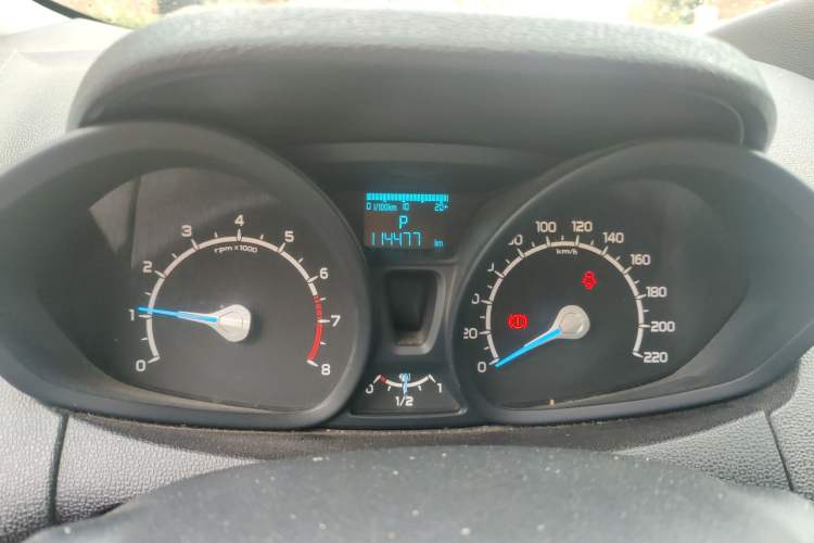 Used Ford EcoSport 2013 1.5L Automatic Fashion Model