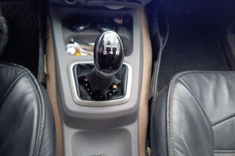 Used BAIC Weiwang M20 2014 1.5L practical type BJ415A Gear Lever