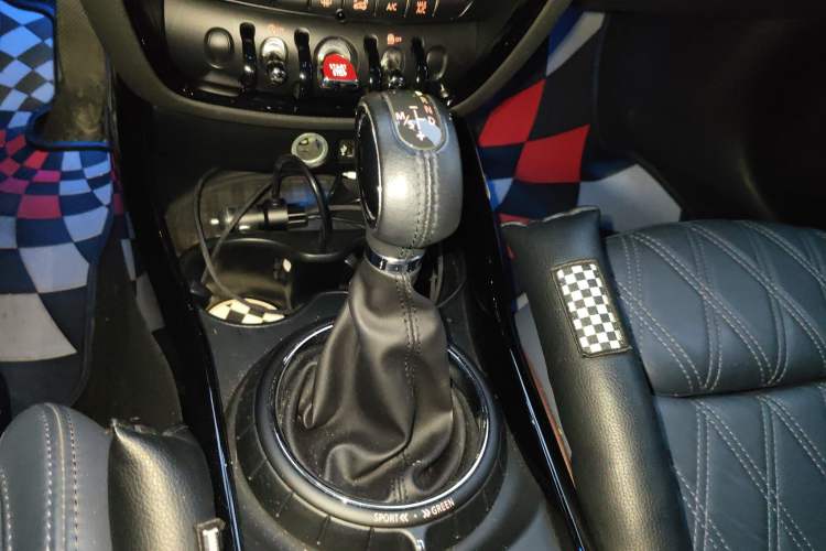 Used MINI Clubman 2016 Revised Version 2.0T COOPER S Connoisseur Edition
