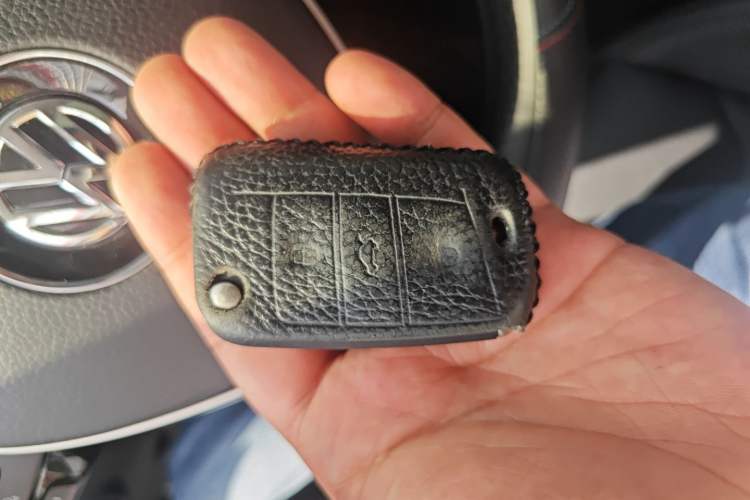 Used Volkswagen Tayron 2019 330TSI Two-Wheel-Drive Luxury Version China V Emission Standard Vehicle Key